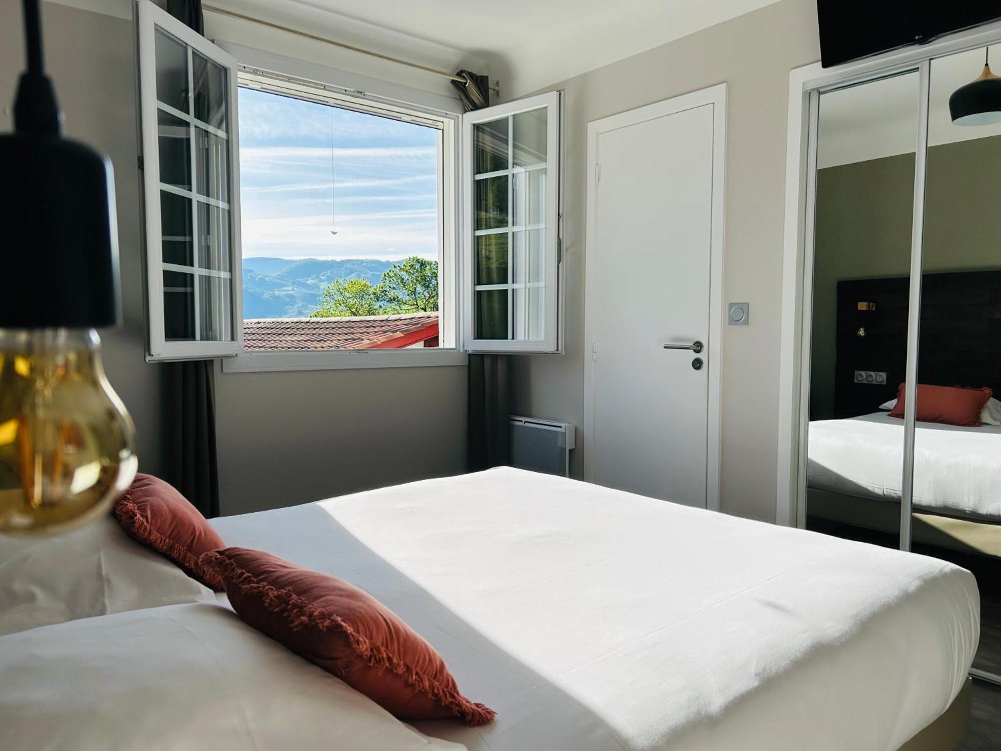 Logis Hotel St Sylvestre Aldudes Exterior foto